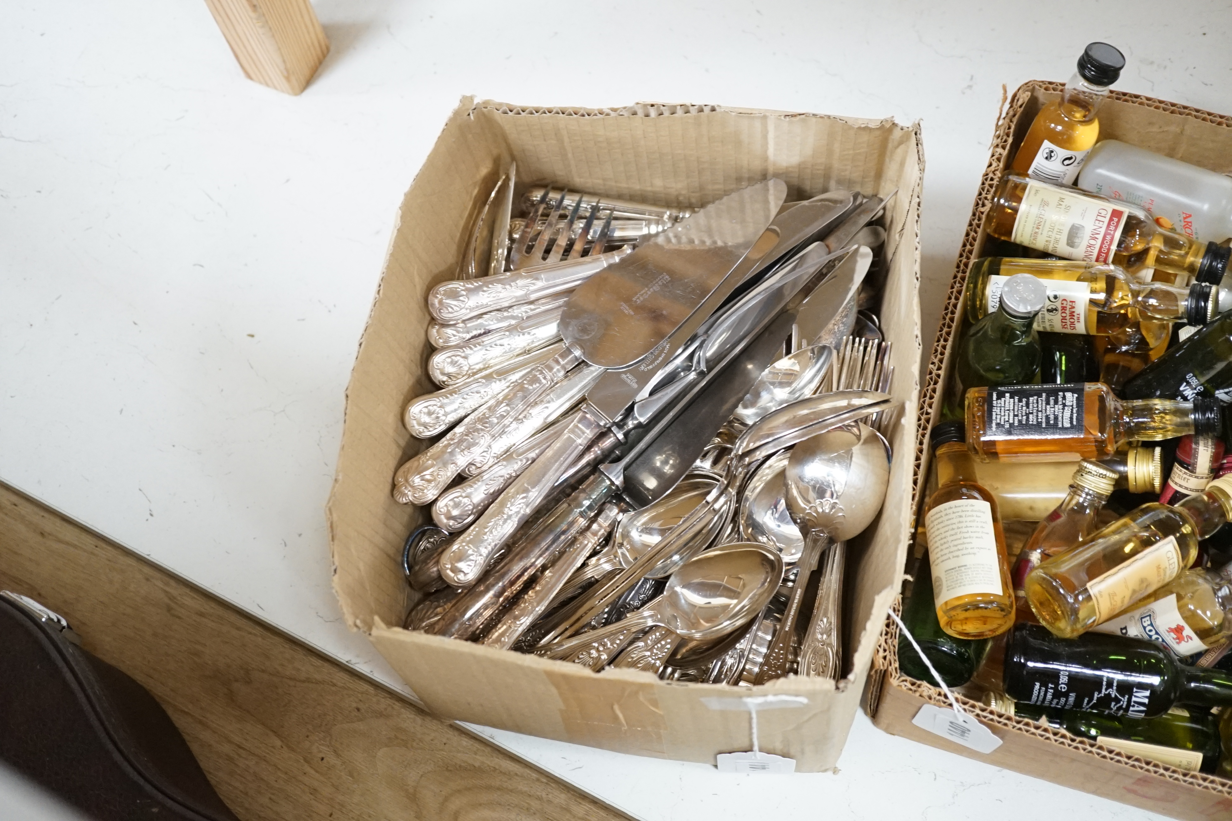 A quantity of silver plated flatware